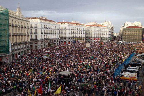 Des espagnols manifestent à Madrid