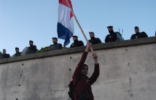Séquestration de citoyens au Trocadéro par les forces de police le 21 avril dans l’indifférence générale : vit-on vraiment en démocratie ?