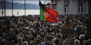 En pleine austérité, le Portugal veut réduire l’impôt sur les sociétés (Le Monde)