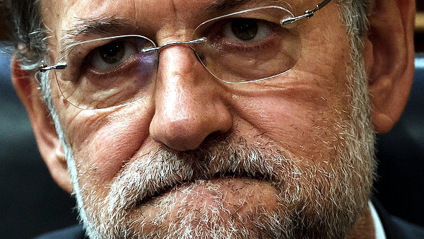 Le PSOE (Parti Socialiste espagnol) demande le dossier complet de la carrière de Rajoy (InfoLibre.es)