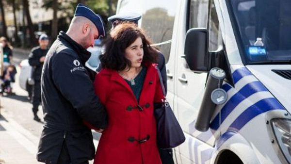 Selma Benkhelifa : « Le commissaire Vandersmissen est une brute » (Femmes de Chambre)