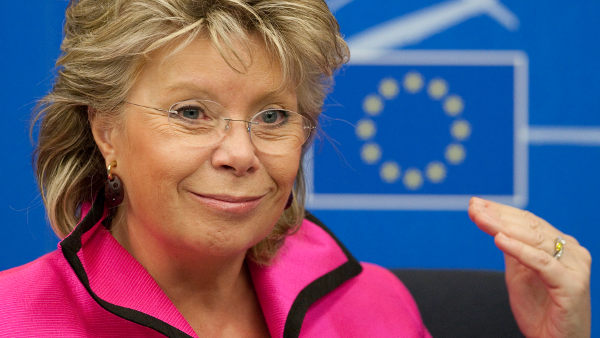 Ecoutes : Viviane Reding propose un service de renseignement européen (Le Monde)