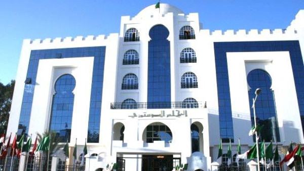 Al Mouradia : Maison de Maître cherche tailleurs pour une Constitution personnalisée