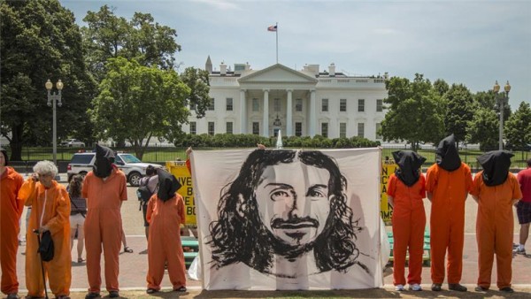 Barack Obama va-t-il laisser mourir Tariq Ba Odah, gréviste de la faim à Guantánamo?