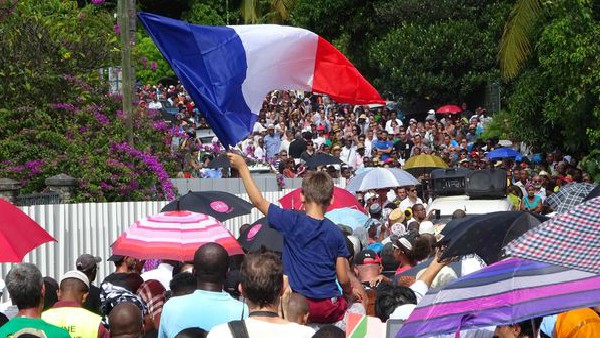 Mayotte : dans l’indifférence totale de la métropole, la lutte de milliers de Français pour l’égalité réelle et le droit au respect