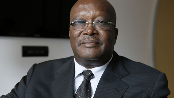 Burkina Faso : Hollande tend la perche sur le FCFA, Roch Kaboré ne la lâche plus (Afrique sur 7)